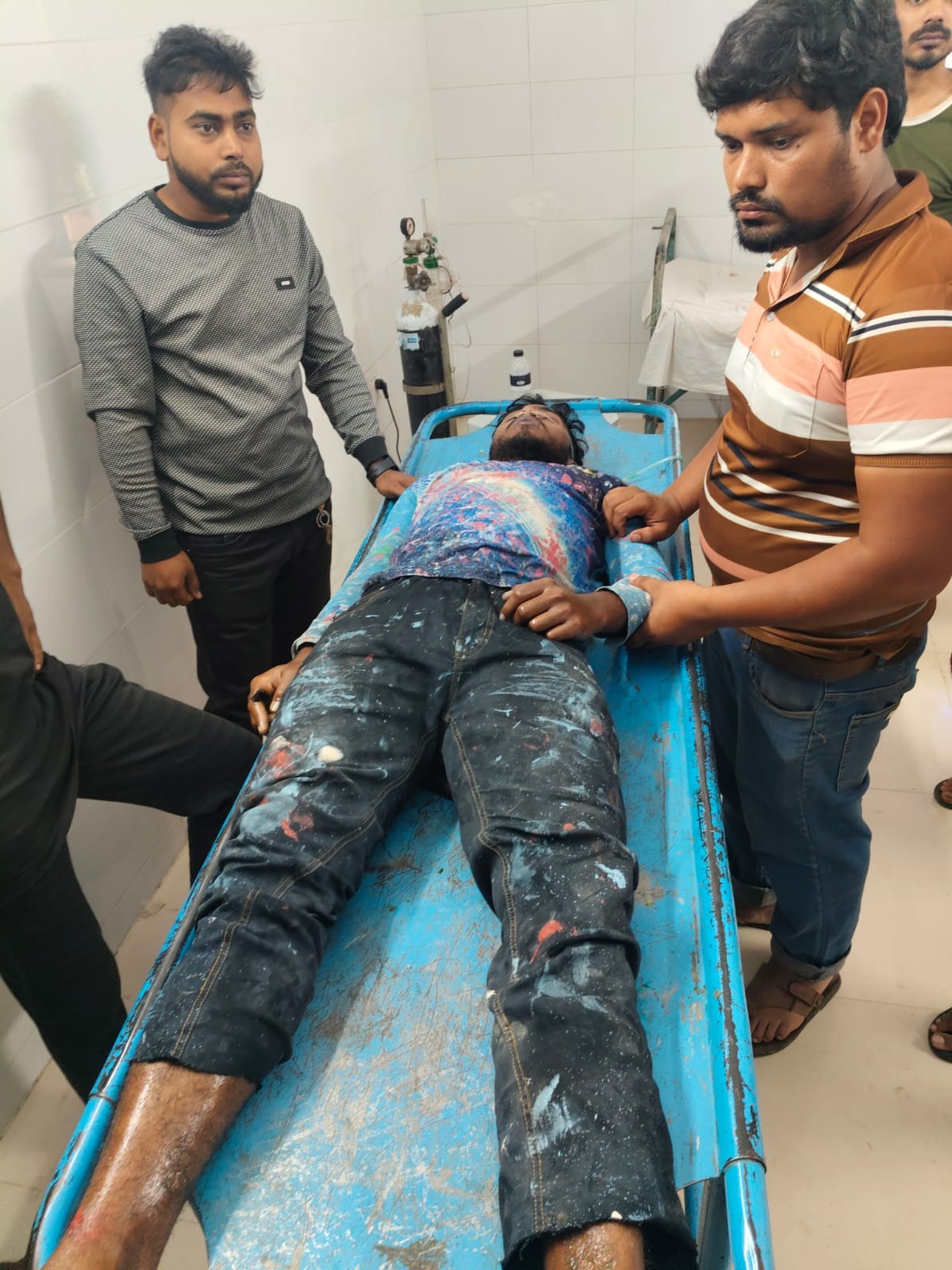গোমস্তাপুরে বিদ্যুতায়িত হয়ে রং মিস্ত্রীর মৃত্যু